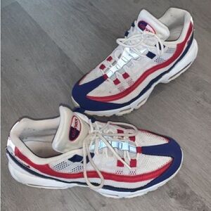 Red white blue Nike air max 95 USA -RARE FIND- VINTAGE-Y2K-